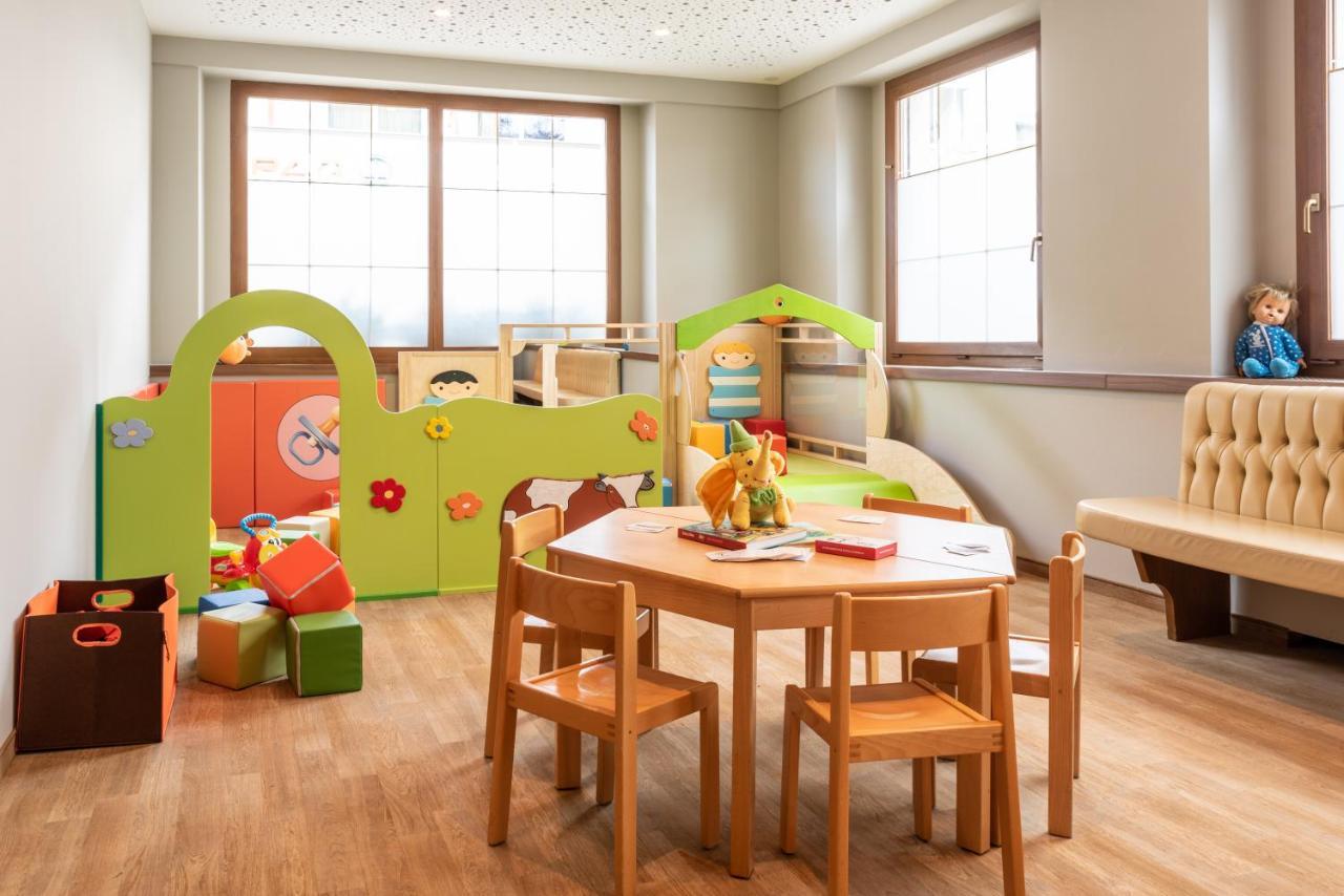 Family Hotel Posta Santa Cristina Val Gardena Luaran gambar