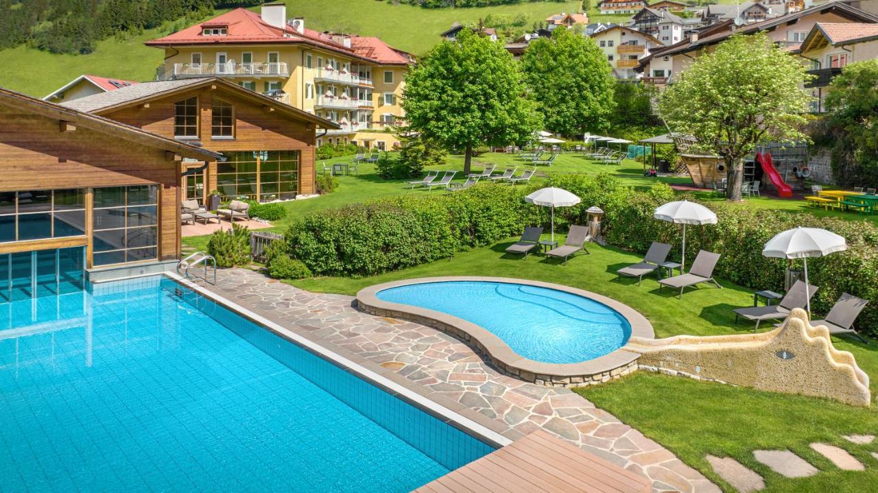 Family Hotel Posta Santa Cristina Val Gardena Luaran gambar